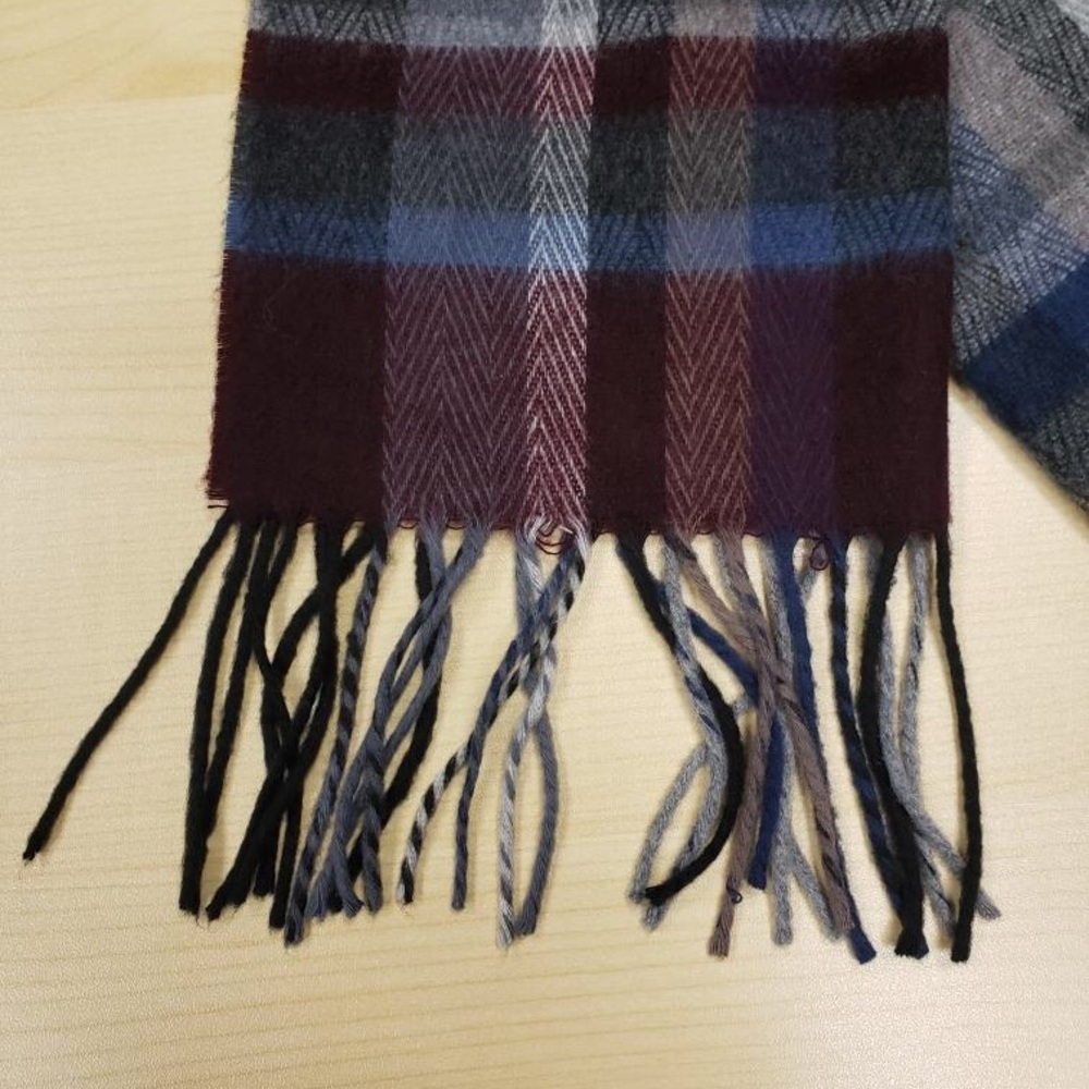 Scarf - Picture 3 of 5